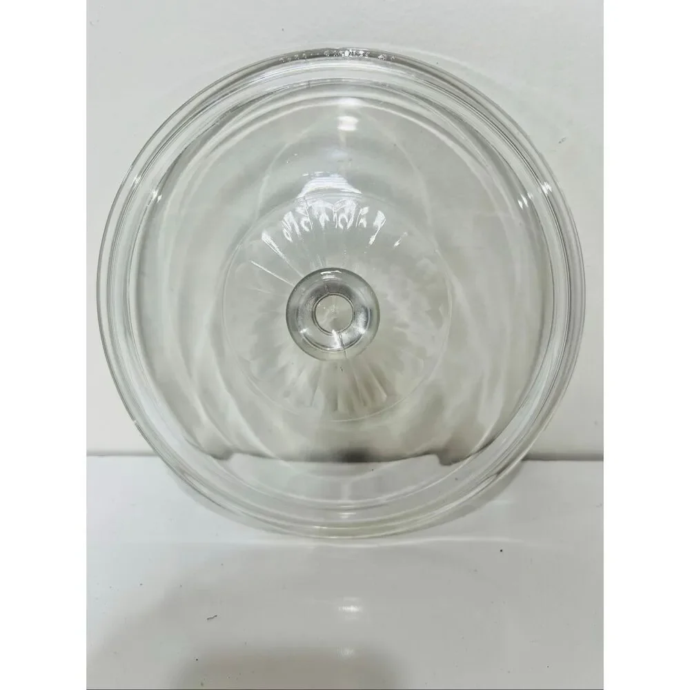 Pyrex 624c Round Casserole Dish Lid scalloped detail